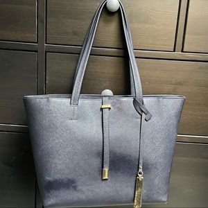 Vince Camuto 💙 Leila tote peacoat navy purse